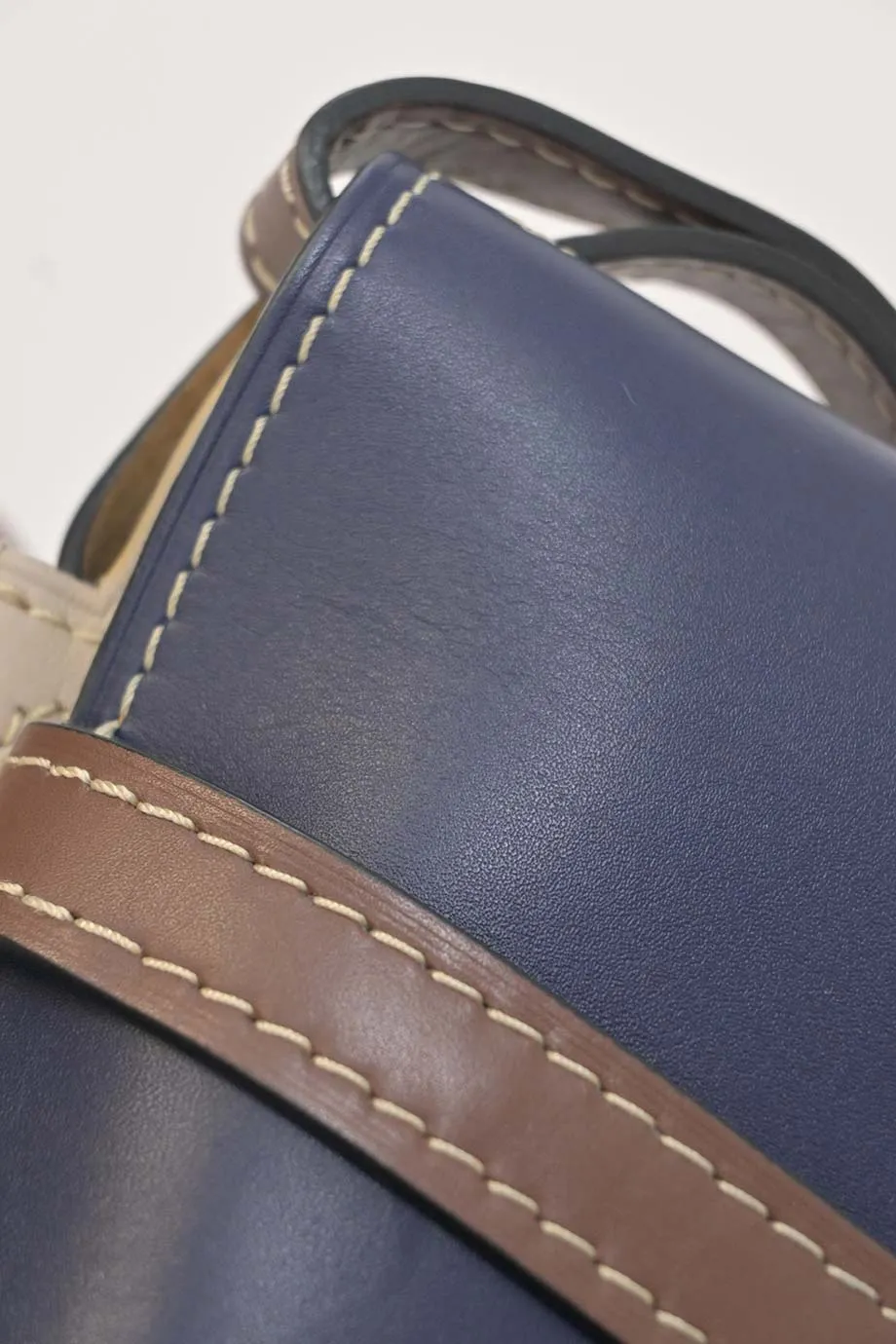 [WB6229] Loewe | Cross-Body Bag