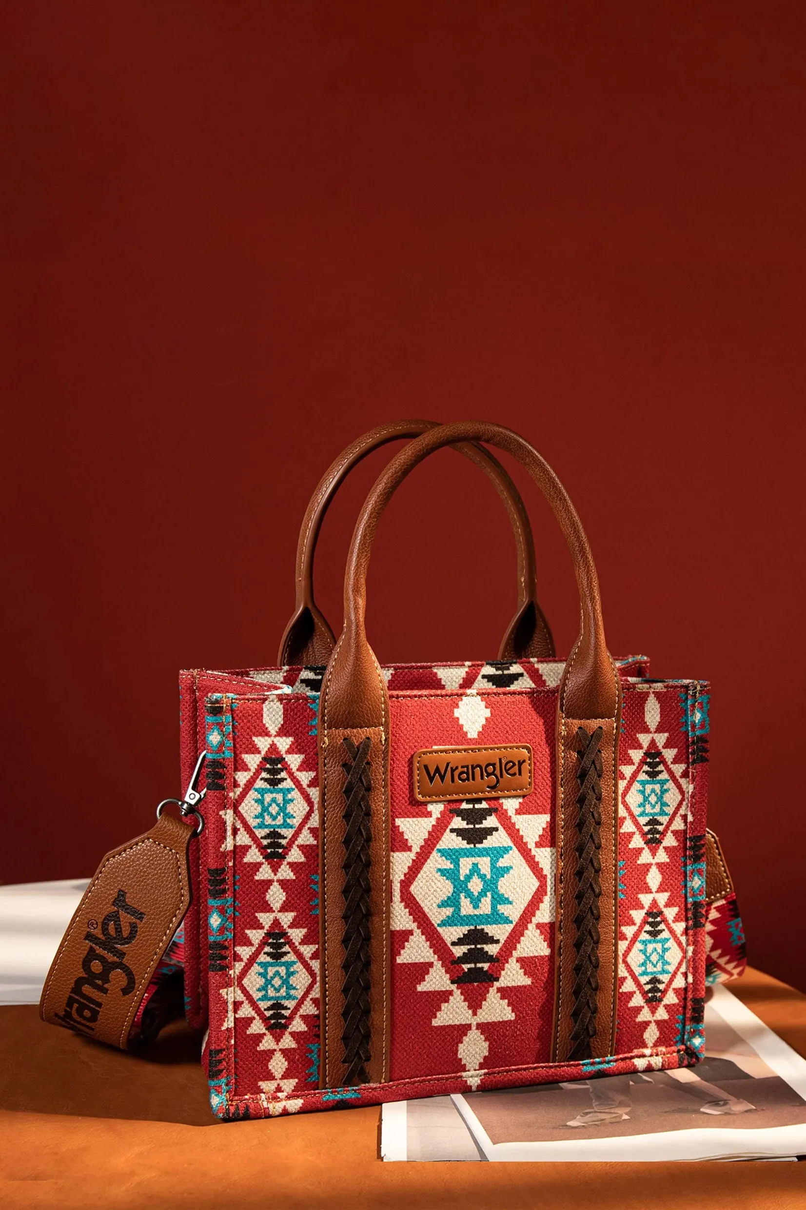 X4W2950BAG Wrangler Southwestern Crossbody Red